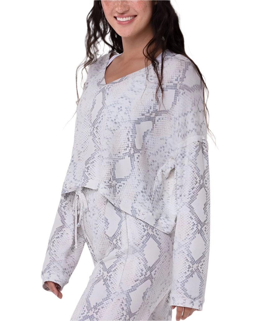 Onzie Flow Weekend V Neck Tee 3770