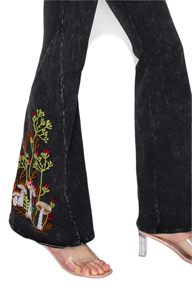 T-Party Mineral Washed Mushroom Embroidery Yoga Pant 7207CJ208